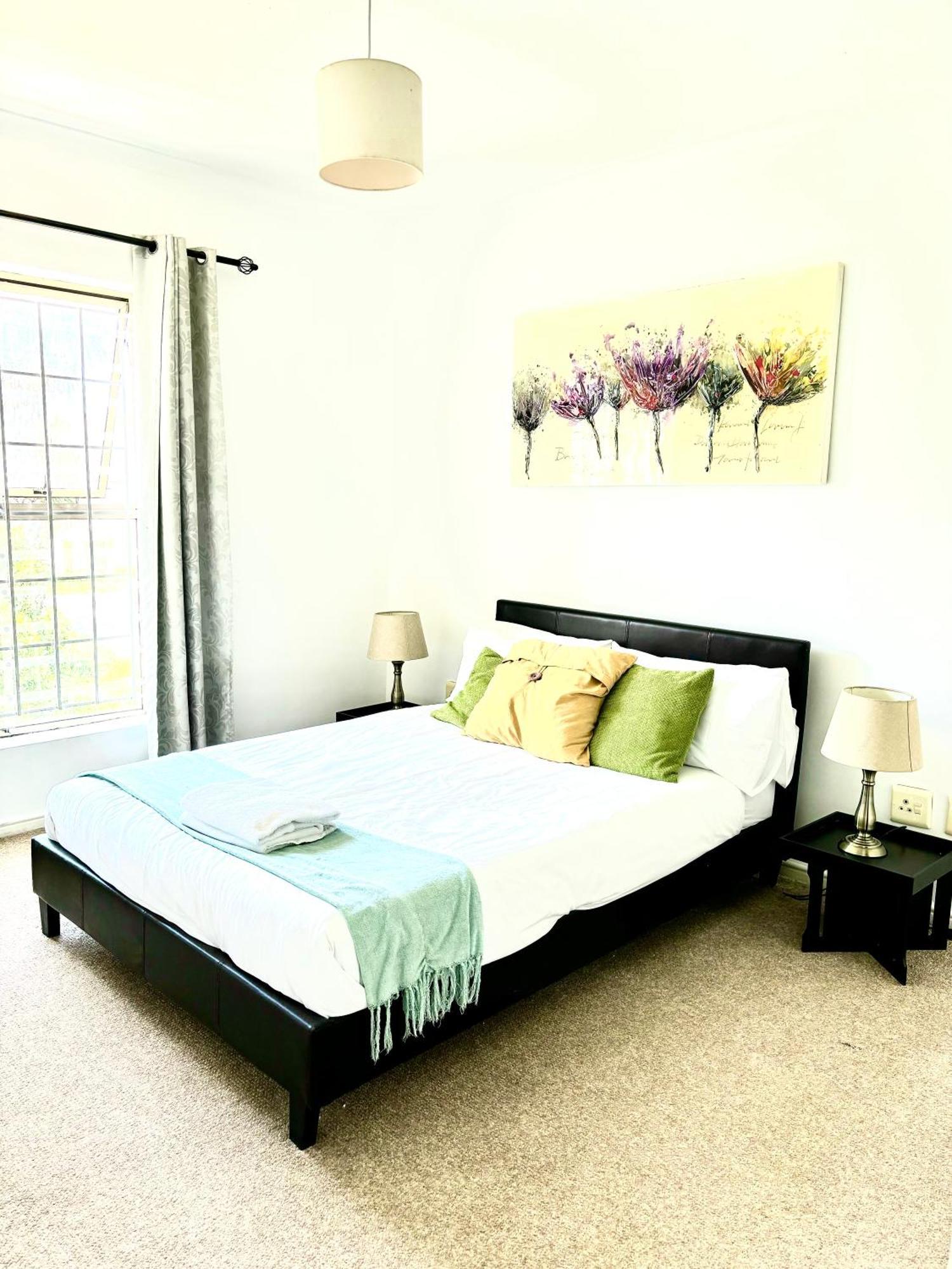 Cozy&warm In Century Apartment